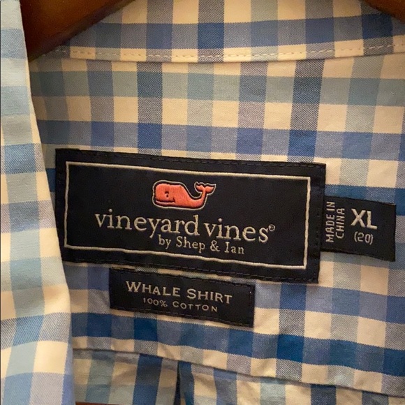 XL (20) - Vineyard Vines Buttondown - Picture 2 of 2